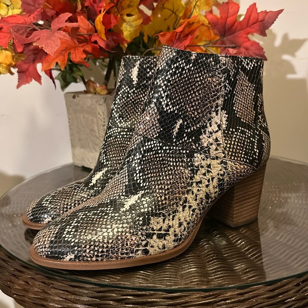 Madewell “The Rosie” MA435 Snakeskin Leather Ankle Booties  Size 9